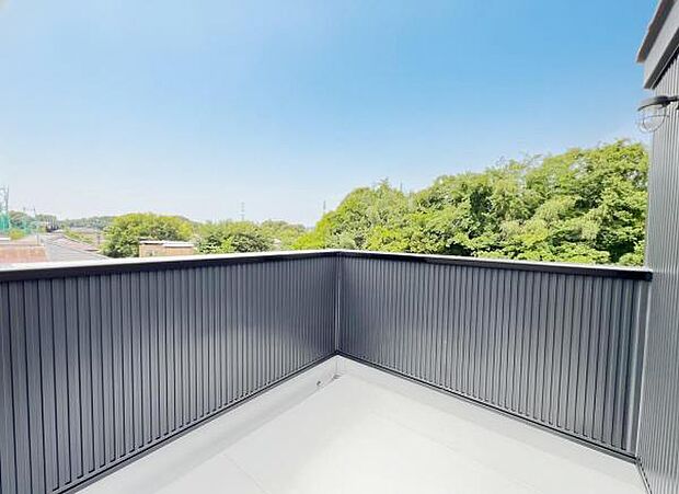 お洗濯ものを気持ち良く太陽の光で干せるのが嬉しいですね。