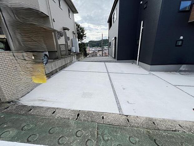 駐車場ももちろん完備しておりますのでお車所有の方にも心強いです。