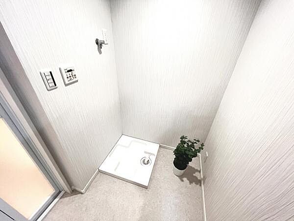 お天気を気にせずお洗濯ができ、室内干し可能です。