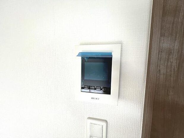 訪問者を確認できるTVモニター付きインターフォンです。