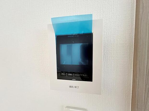 訪問者を確認できるTVモニター付きインターフォンです。