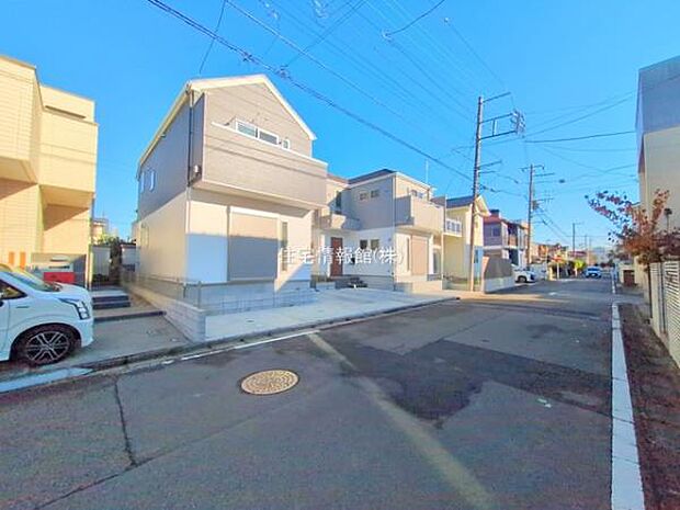 前面道路を含めた現地写真です。