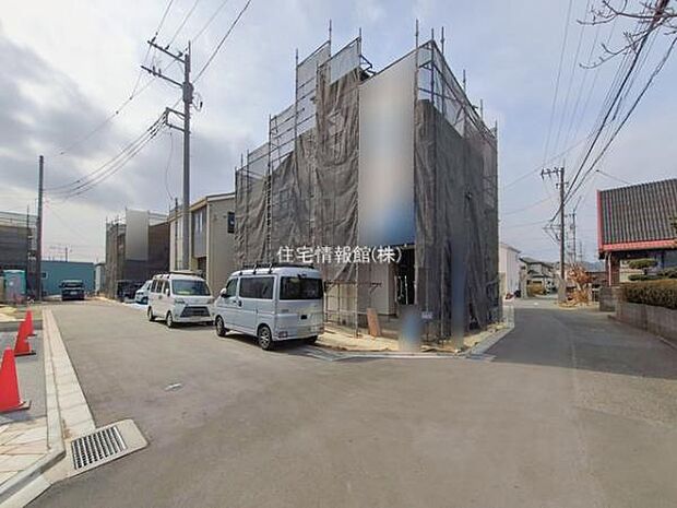 前面道路を含めた現地写真です。