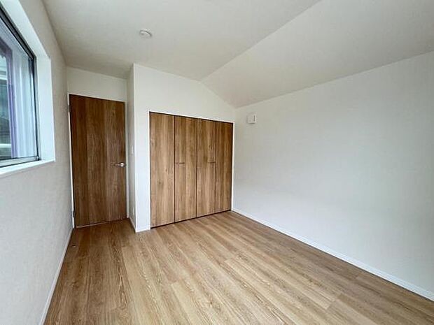 子供部屋にもちょうど良い大きさのお部屋です。
