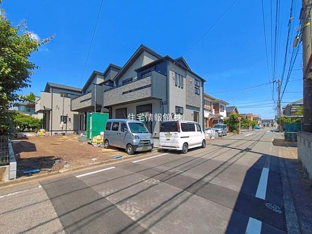 前面道路を含めた現地写真です。