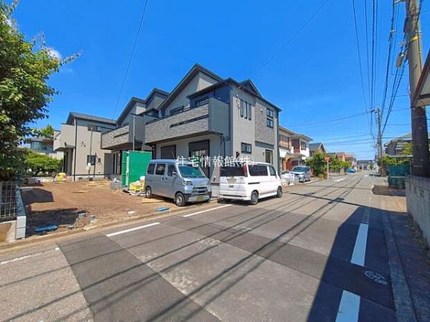 前面道路を含めた現地写真です。