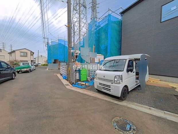 前面道路を含めた現地写真です。