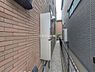 外観：前面道路を含めた現地写真です。