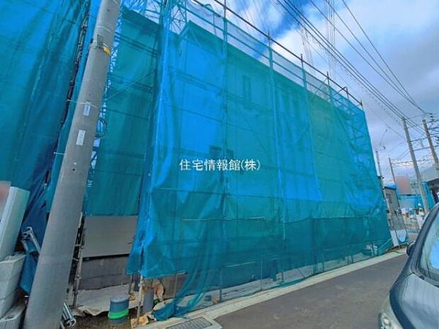前面道路を含めた現地写真です。