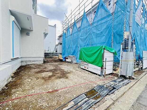 駐車場ももちろん完備しておりますのでお車所有の方にも心強いです。