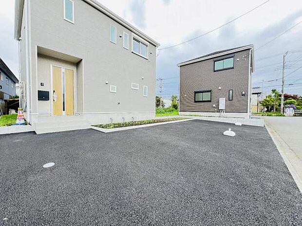 駐車場ももちろん完備しておりますのでお車所有の方にも心強いです。