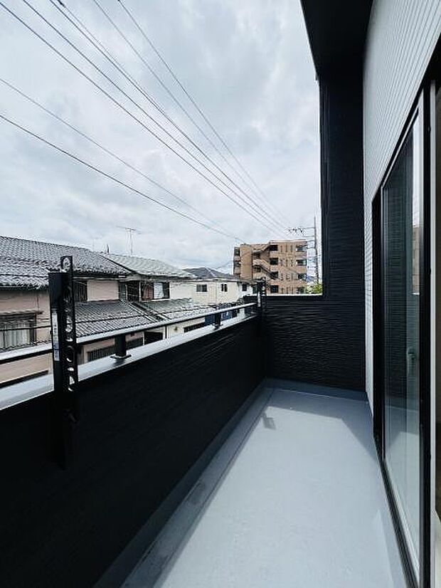 お洗濯ものを気持ち良く太陽の光で干せるのが嬉しいですね。