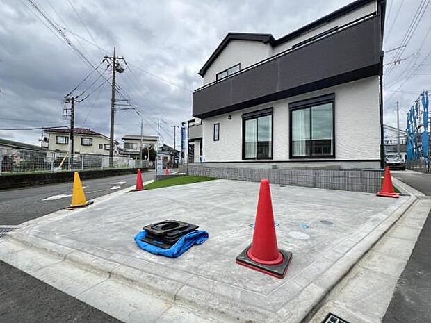 駐車場ももちろん完備しておりますのでお車所有の方にも心強いです。