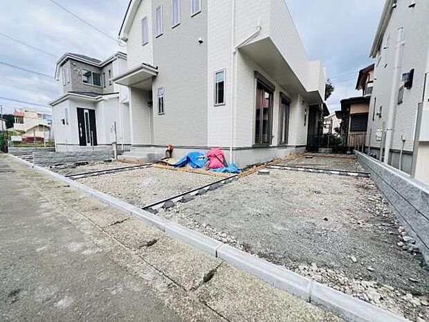 駐車場ももちろん完備しておりますのでお車所有の方にも心強いです。