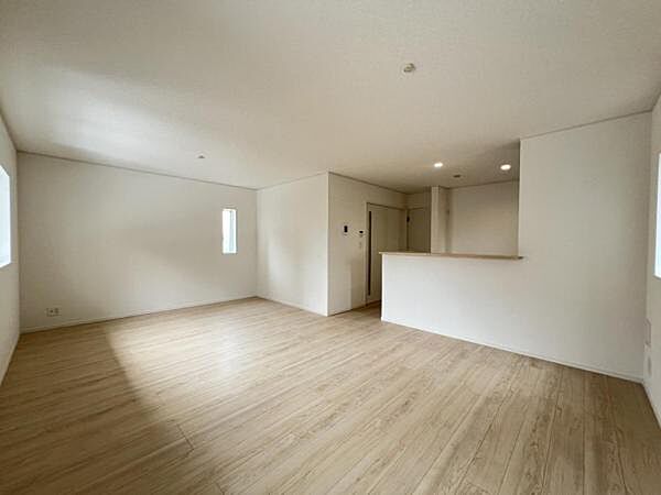 家族団らんの場所としてゆったりと居心地の良いリビングです。