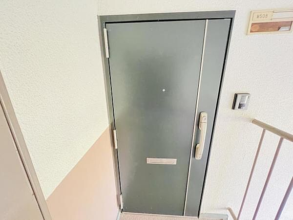 いつも気持ちよくご家族を迎えられる玄関です。
