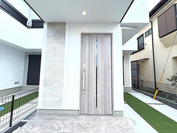 いつも気持ちよくご家族を迎えられる玄関です。