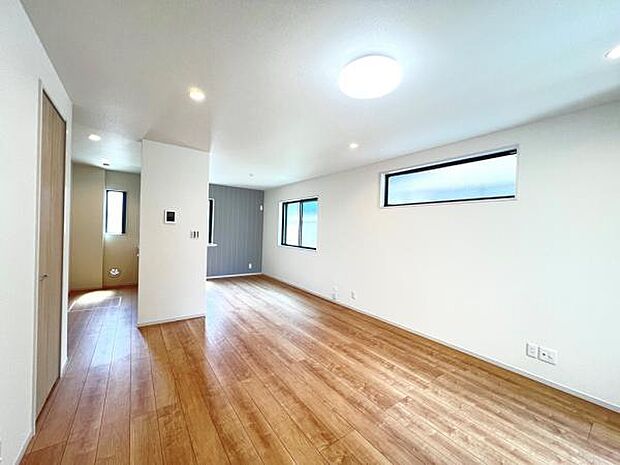 リビングダイニングになります。ご家族そろっての素敵な空間になりそうですね。