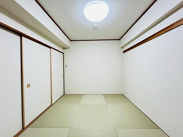 和室スペースです。畳のお部屋は寛げる空間ですね。