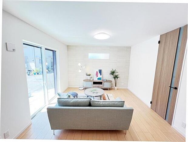 ご家族みんながゆったりくつろげる広々リビングです。