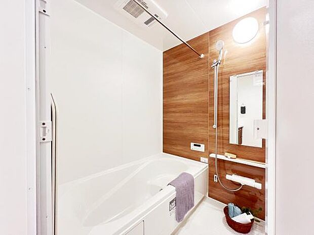 スタイリッシュな浴室で1日の疲れをゆったり癒されるのもいいですね。