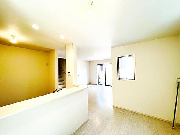 リビングダイニングになります。ご家族そろっての素敵な空間になりそうですね。