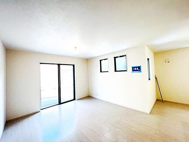 家族団らんの場所としてゆったりと居心地の良いリビングです。