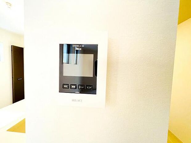 訪問者を確認できるTVモニター付きインターフォンです。