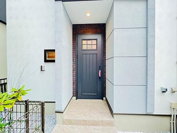 いつも気持ちよくご家族を迎えられる玄関です。