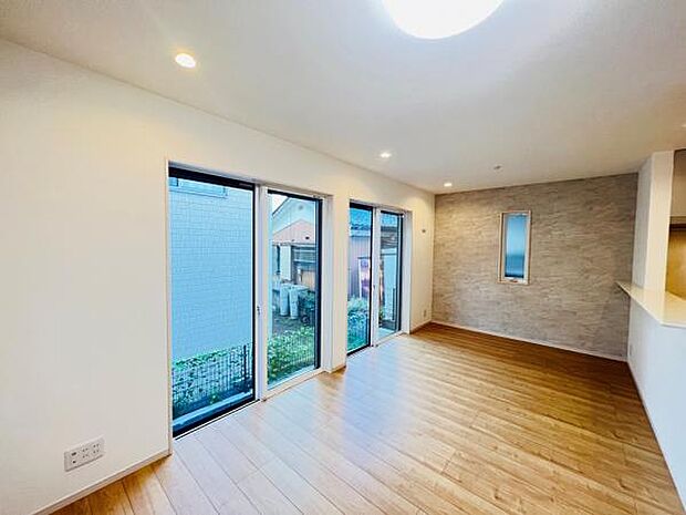 家族団らんの場所としてゆったりと居心地の良いリビングです。