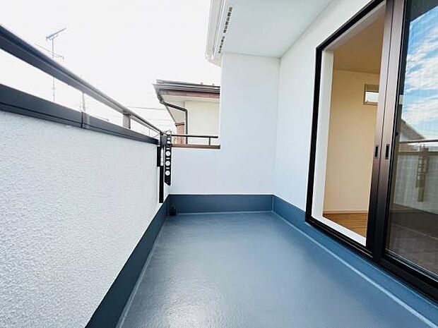 お洗濯ものを気持ち良く太陽の光で干せるのが嬉しいですね。