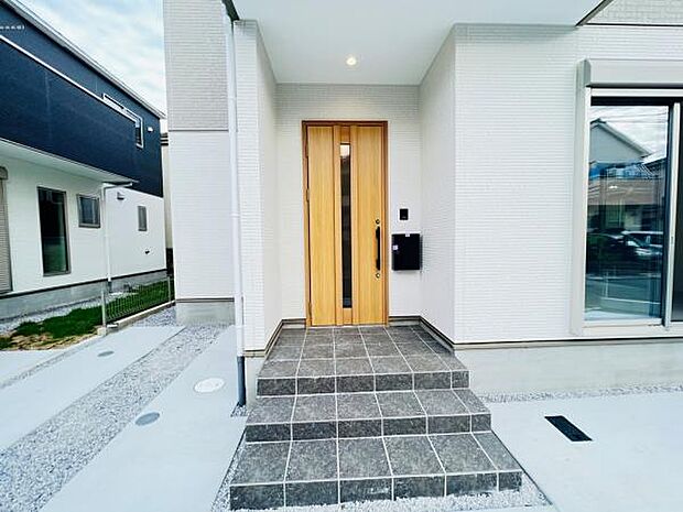 いつも気持ちよくご家族を迎えられる玄関です。