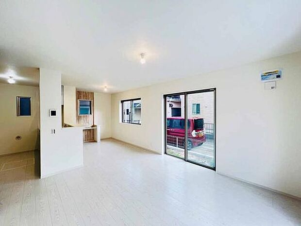 リビングダイニングになります。ご家族そろっての素敵な空間になりそうですね。