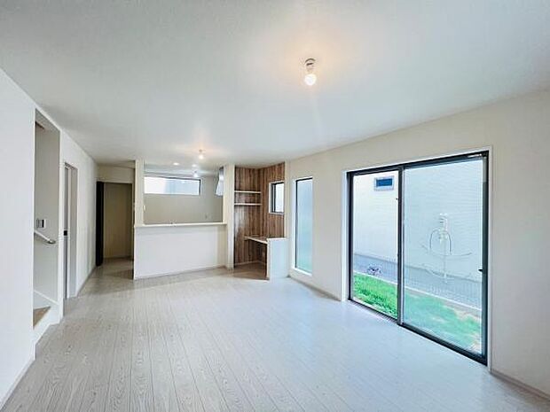 家族団らんの場所としてゆったりと居心地の良いリビングです。