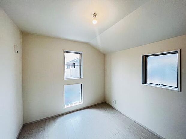 子供部屋にもちょうど良い大きさのお部屋です。