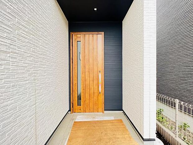 いつも気持ちよくご家族を迎えられる玄関です。