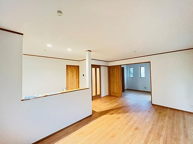 ご家族の温かい時間を演出するダイニングスペースです。