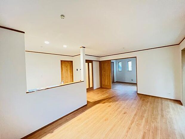 家族団らんの場所としてゆったりと居心地の良いリビングです。