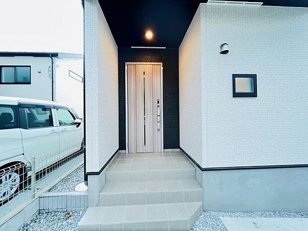 いつも気持ちよくご家族を迎えられる玄関です。
