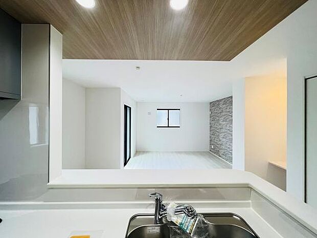 ご家族の温かい時間を演出するダイニングスペースです。