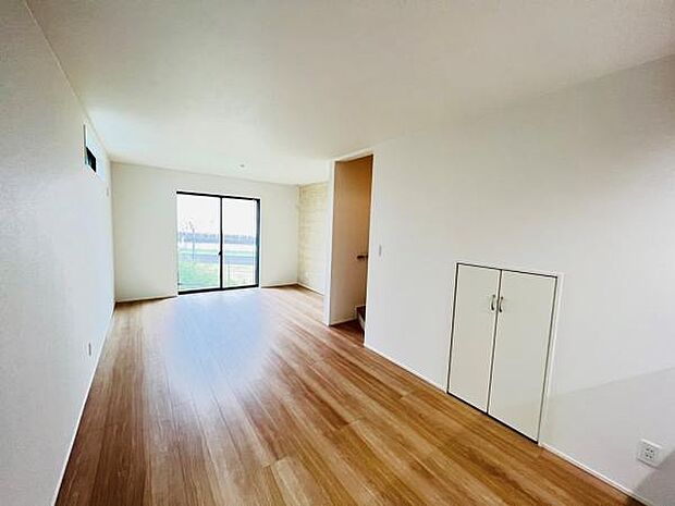 家族団らんの場所としてゆったりと居心地の良いリビングです。