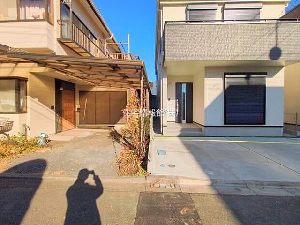 前面道路を含めた現地写真です。