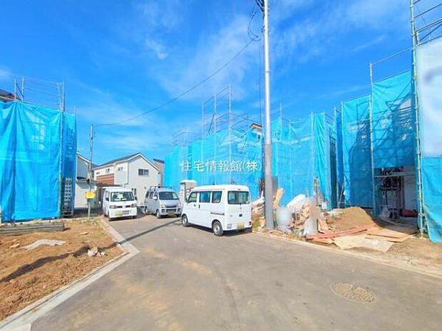 前面道路を含めた現地写真です。