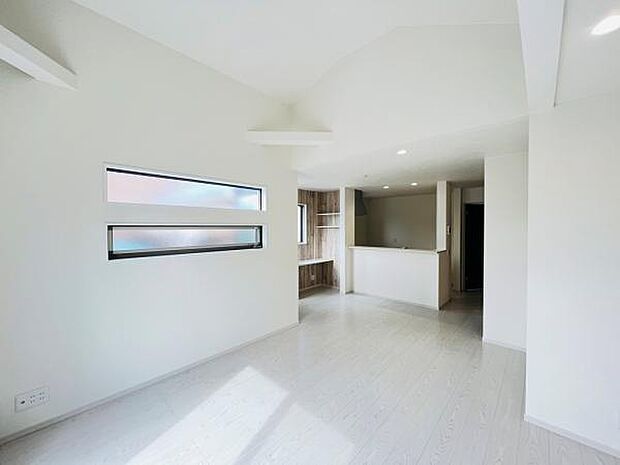 リビングダイニングになります。ご家族そろっての素敵な空間になりそうですね。