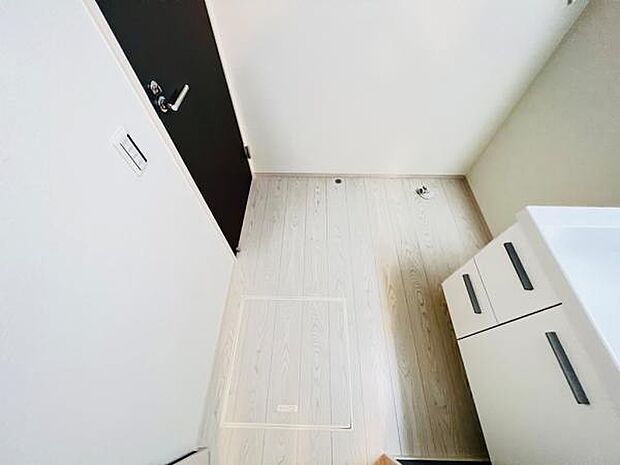 脱衣所は小さなお子様がいるご家庭にも重宝されます。