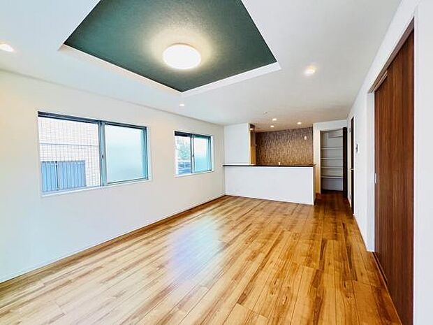 リビングダイニングになります。ご家族そろっての素敵な空間になりそうですね。