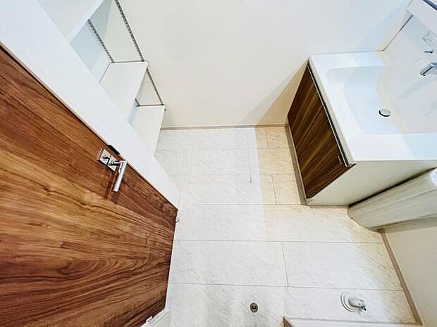 脱衣所は小さなお子様がいるご家庭にも重宝されます。