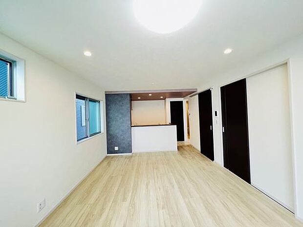 家族団らんの場所としてゆったりと居心地の良いリビングです。