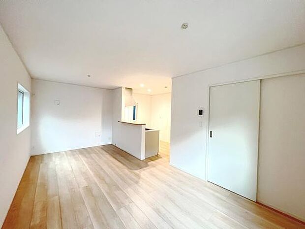 リビングダイニングになります。ご家族そろっての素敵な空間になりそうですね。