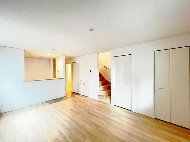 リビングダイニングになります。ご家族そろっての素敵な空間になりそうですね。